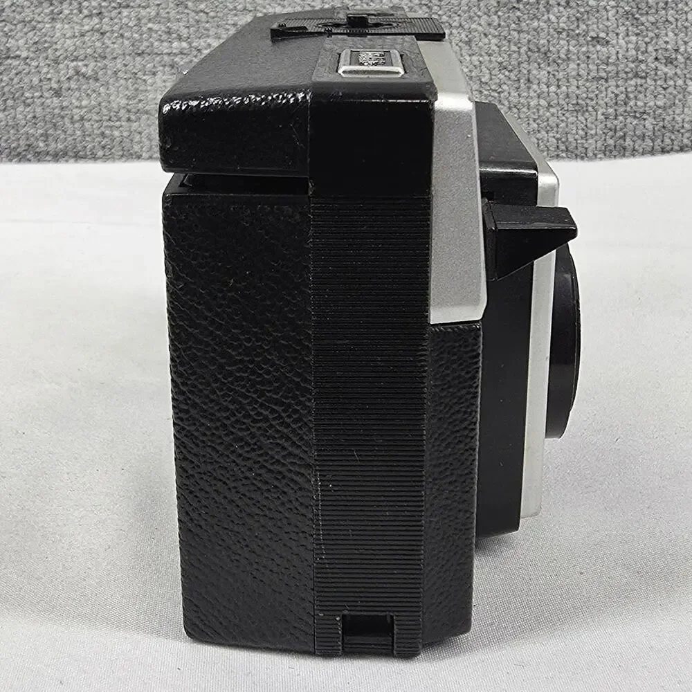 KODAK INSTAMATIC X-15 VINTAGE 126 FILM CAMERA, WINDS & SNAPS, COLLECTORS
